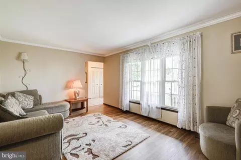 Living - 8 Risa Ct, Newark, DE 19702 photo 6 of 6
