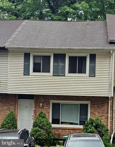 10 Helios Ct, Newark, DE 19711