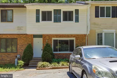 10 Helios Ct, Newark, DE 19711