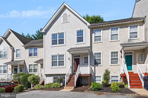 108 Richards Ln, Newark, DE 19711