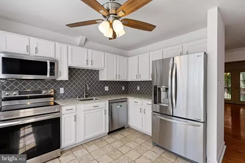 Kitchen - 108 Richards Ln, Newark, DE 19711 photo 1 of 2