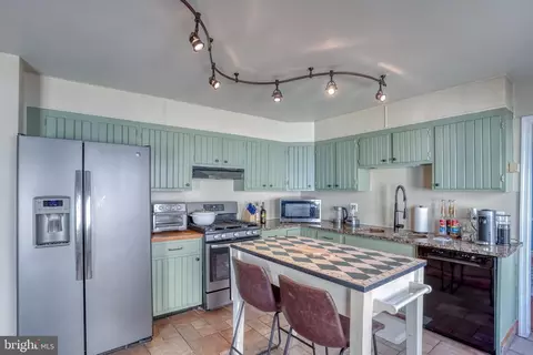 Kitchen - 26 E 5th St, New Castle, DE 19720 photo 3 of 4