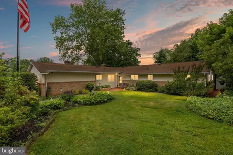22 Ridgewood Cir, Wilmington, DE 19809
