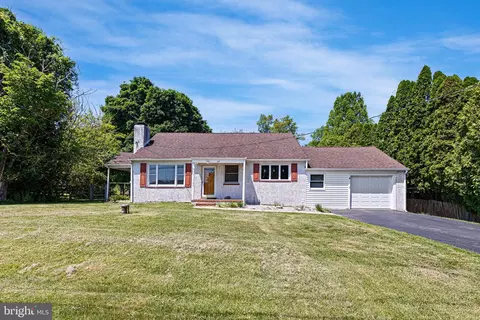 27 Wedgewood Rd, Newark, DE 19711