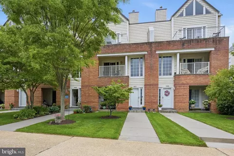 167 Christina Landing Dr, Wilmington, DE 19801