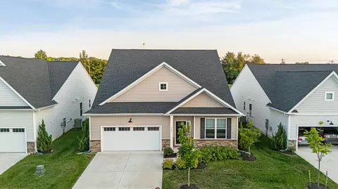 520 Davis Falls Dr, Newark, DE 19702