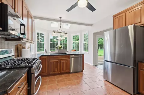 Kitchen - 1 E Periwinkle Ln, Newark, DE 19711 photo 1 of 2
