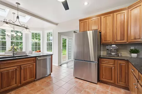 Kitchen - 1 E Periwinkle Ln, Newark, DE 19711 photo 2 of 2