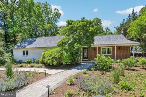 2106 Locust Ave, Wilmington, DE 19810