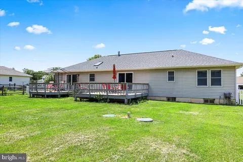 Exterior - 128 Clipper Dr, Middletown, DE 19709 photo 5 of 8