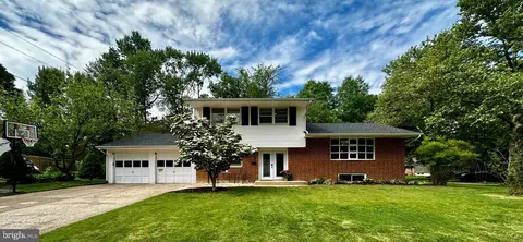 700 Harvard Ln, Newark, DE 19711