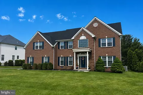 11 Bradley Dr, Wilmington, DE 19803