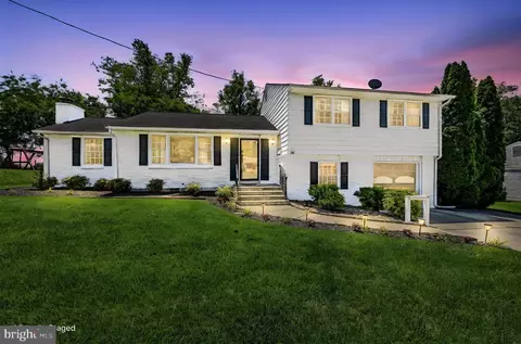 301 Country Club Dr, Newark, DE 19711