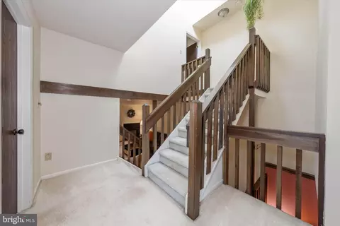 Entry Way - 5303 Pinehurst Dr, Wilmington, DE 19808 photo 3 of 5