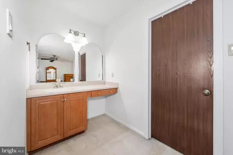 Entry Way - 5303 Pinehurst Dr, Wilmington, DE 19808 photo 5 of 5