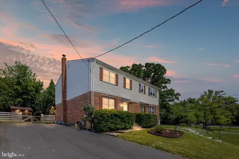 1040 Valley Rd, Hockessin, DE 19707