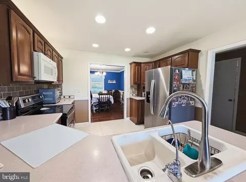 Kitchen - 705 Vance Neck Rd, Middletown, DE 19709 photo 3 of 4
