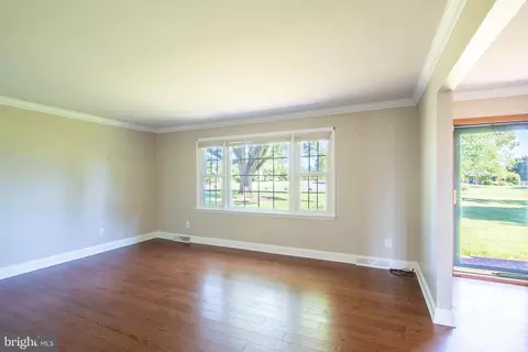 Living - 645 Greylag Rd, Middletown, DE 19709 photo 1 of 7