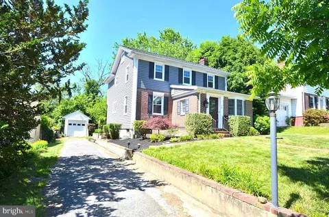 14 Hillside Rd, Claymont, DE 19703