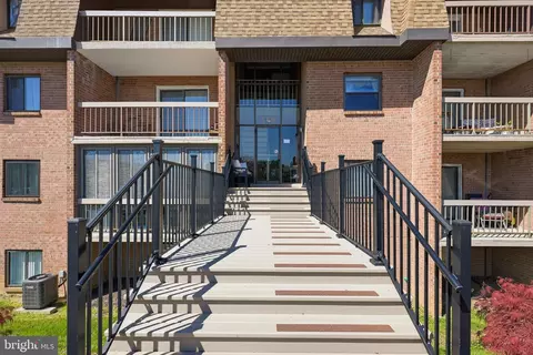 5419 Golf View Dr #B2, Wilmington, DE 19808
