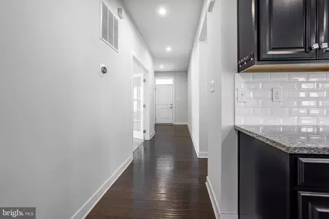 Entry Way - 929 Robinson Rd, Townsend, DE 19734 photo 2 of 20