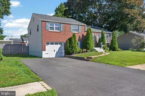 11 Whitehall Cir, Wilmington, DE 19808