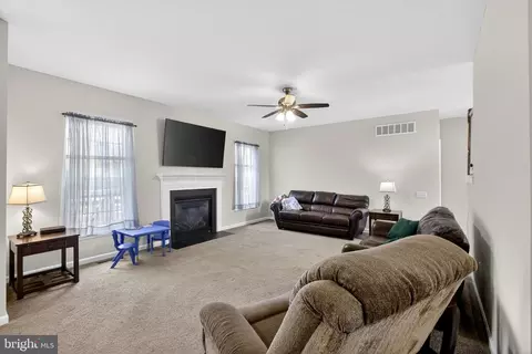 Living - 335 Helen Dr, Townsend, DE 19734 photo 3 of 3