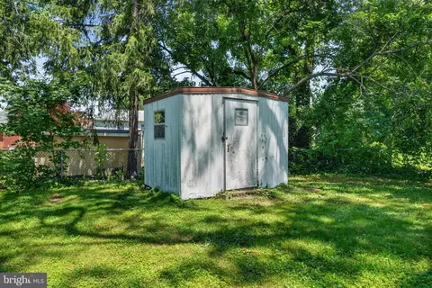 Exterior - 1102 Janice Dr, Newark, DE 19713 photo 7 of 11