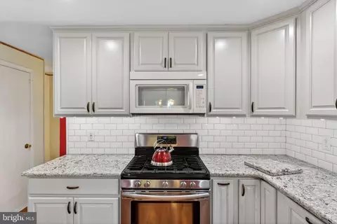 Kitchen - 1102 Janice Dr, Newark, DE 19713 photo 5 of 7