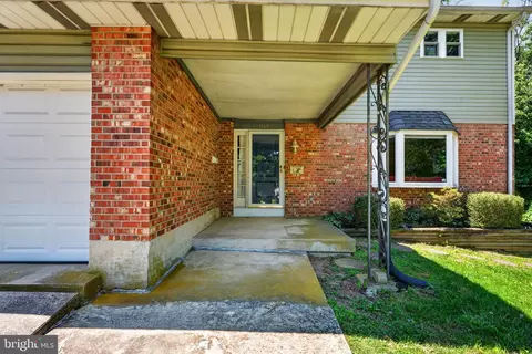 Exterior - 1102 Janice Dr, Newark, DE 19713 photo 9 of 11