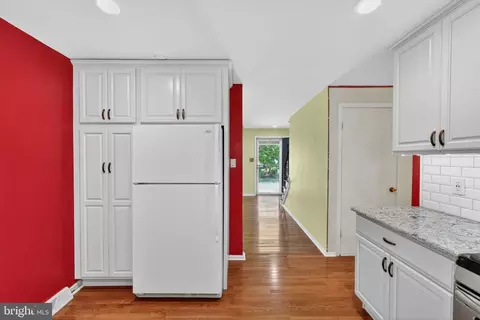 Entry Way - 1102 Janice Dr, Newark, DE 19713 photo 3 of 5