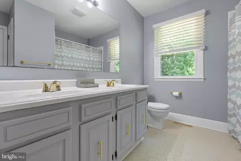 Bath - 129 Pawnee Ct, Newark, DE 19702 photo 1 of 1