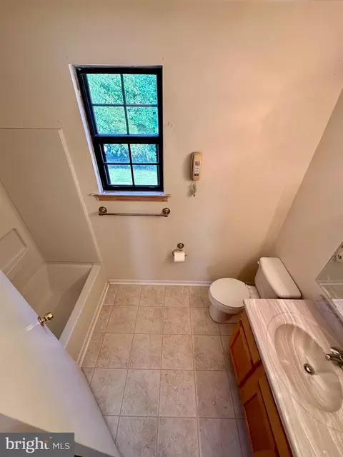 Bath - 756 Fox Chase Cir, Bear, DE 19701 photo 5 of 5