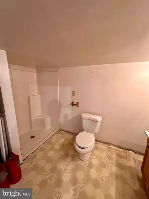 Bath - 756 Fox Chase Cir, Bear, DE 19701 photo 1 of 5