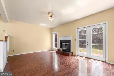 Living - 158 Lake Arrowhead Cir, Bear, DE 19701 photo 3 of 4