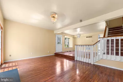 Living - 158 Lake Arrowhead Cir, Bear, DE 19701 photo 2 of 4
