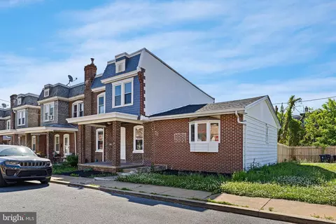 2704 Thompson Pl, Wilmington, DE 19802