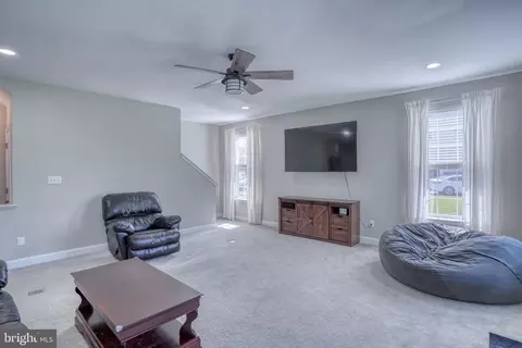 Living - 549 Aviemore Dr, Townsend, DE 19734 photo 3 of 3