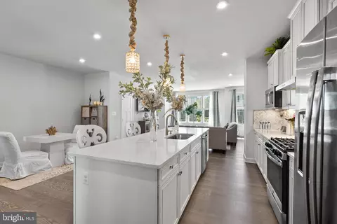 Entry Way - 116 Torrey Dr, Newark, DE 19702 photo 5 of 11