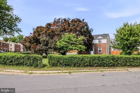 175 Riverview Dr, New Castle, DE 19720
