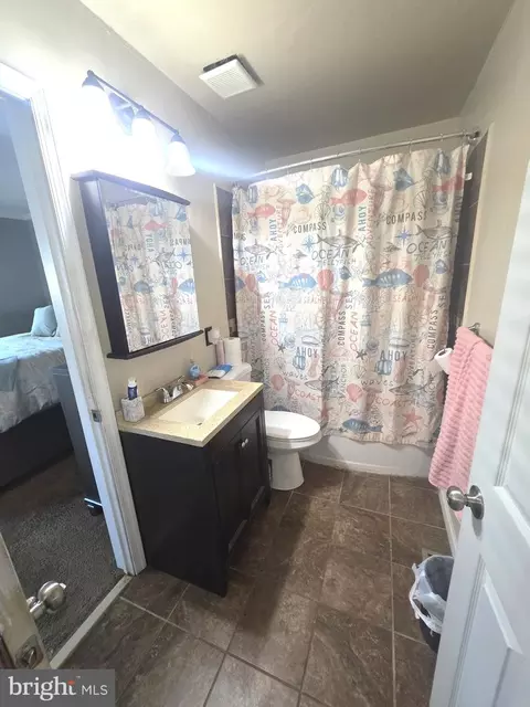 Bath - 838 Hasting Ct, Newark, DE 19702 photo 1 of 1