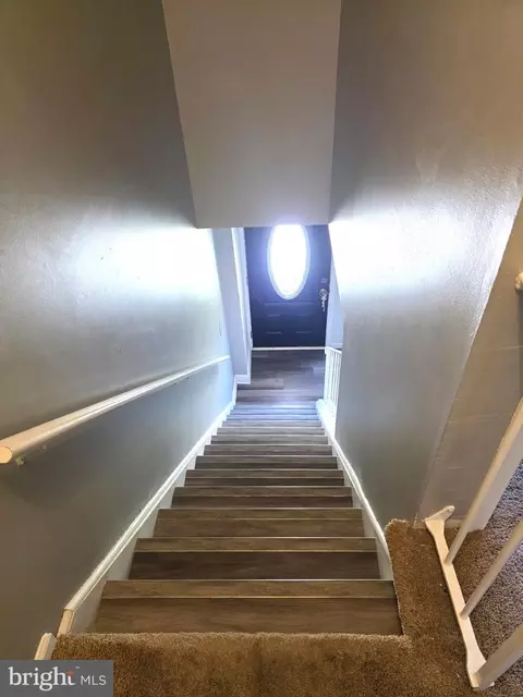 Entry Way - 838 Hasting Ct, Newark, DE 19702 photo 6 of 6