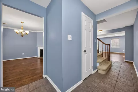 Entry Way - 134 E Green Valley Cir, Newark, DE 19711 photo 1 of 3