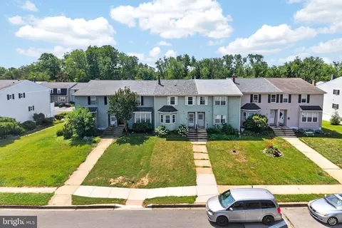 View/Area - 134 E Green Valley Cir, Newark, DE 19711 photo 1 of 5