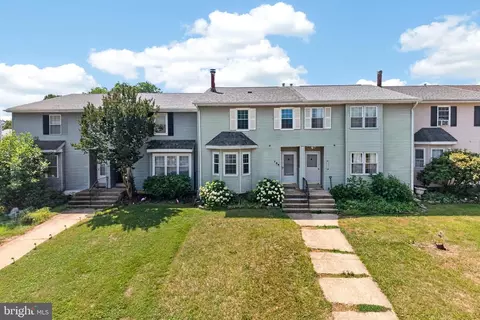 134 E Green Valley Cir, Newark, DE 19711