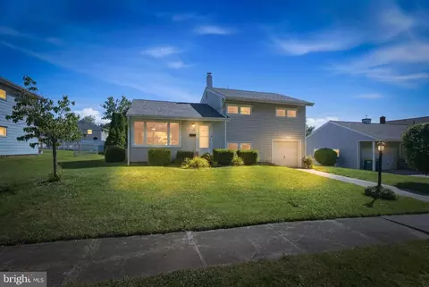 141 S Shelley Dr, Claymont, DE 19703