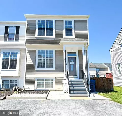 312 Wren Ct, Newark, DE 19702