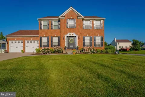 302 Aldwyn Dr, New Castle, DE 19720