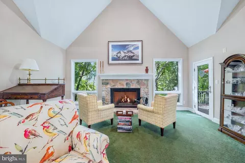 Living - 14 Reese Dr, Newark, DE 19711 photo 1 of 1