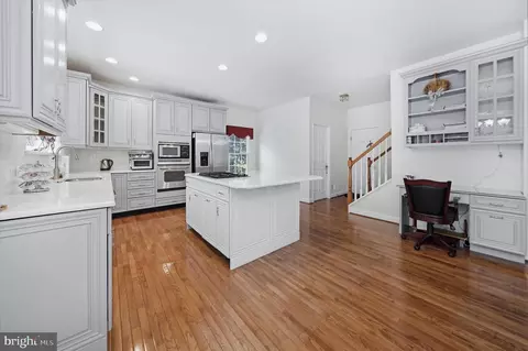 Kitchen - 17 Waterton Dr, Bear, DE 19701 photo 4 of 6
